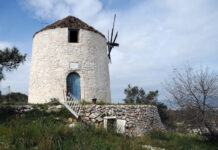 Οι ανεμόμυλοι της Σαλαμίνας Σαλαμίνα Ανεμόμυλοι