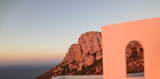 Σίκινος Σίκινος_Εκκλησάκι του Οδυσέα Ελύτη