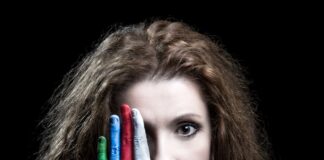 Άννα Μπουρμά: “Η Τέχνη μου δίνει την μοναδική ευκαιρία να μπορώ να βλέπω τον κόσμο από μέσα προς τα έξω!” ta 5 stoixeia_anna_bourma