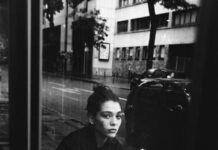 Γυναίκες από μέσα, Θέμης Τζίφας