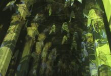 Η εγκατάσταση “Under wings” στο Μόναχο