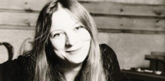 Η λάθος αγάπη, Λένα Πλάτωνος