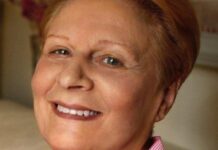 Καιρό πριν φύγουν, Έλενα Στριγγάρη