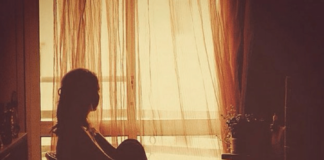 Μελαγχολία μικρή, Νίκη Μισαηλίδη