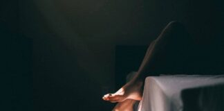 H ξυπόλητη των Αθηνών, Φιλομήλα Λαπατά