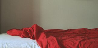 Άτιτλο, Λίλλυ Ιουνίου