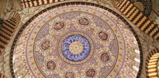 «Πονάω κι εγώ κι ας μου γελάς στην όψη»