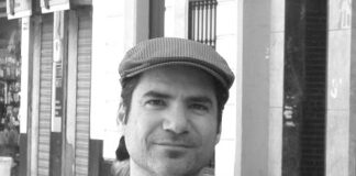 Στο περβάζι του παραθύρου, Χαράλαμπος Γιαννακόπουλος