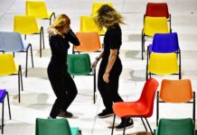 Οι “2 Αδελφές” στο Θέατρο του Ιδρύματος Μιχάλης Κακογιάννης με την Μυρτώ και Γιούλικα