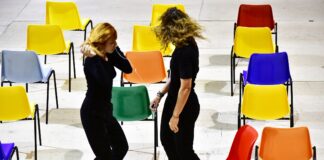 Οι “2 Αδελφές” στο Θέατρο του Ιδρύματος Μιχάλης Κακογιάννης με την Μυρτώ και Γιούλικα