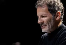 Φθινοπωρινός δρόμος / Σταύρος Ξαρχάκος