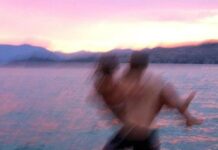 Ελεύθερη πτώση. Τόσο κοντά., Σοφία Σταθάκη