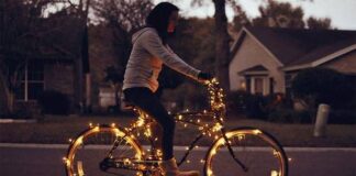 Ο ψυχαναγκασμός της χαράς τα Χριστούγεννα, Νίκος Τσιλιβαράκος